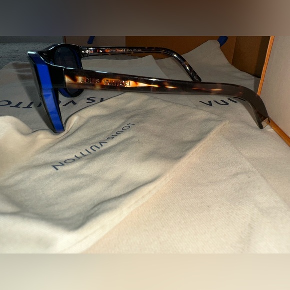 Louis Vuitton Accessories Authentic Louis Vuitton Oliver Sunglasses